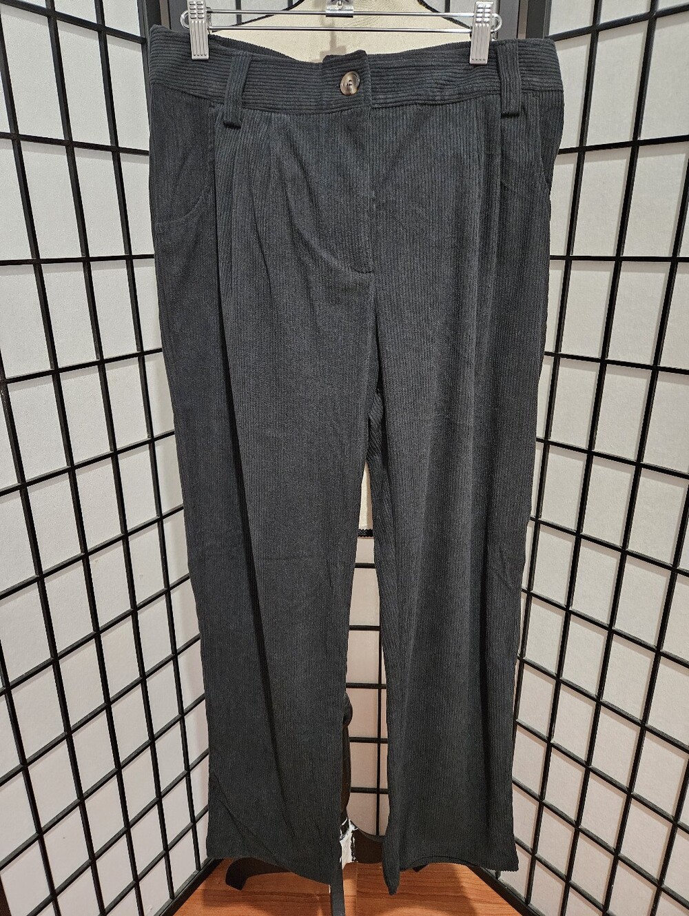 NWT Halara Black Size Large AuraCord Corduroy Relaxed Fit Breathable Pants